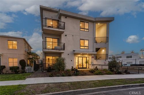 10652 Whipple Street, North Hollywood, CA, 91602 | Card Image
