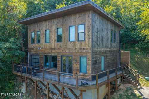 809 Chestnut Dr, Gatlinburg, TN, 37738-4454 | Card Image