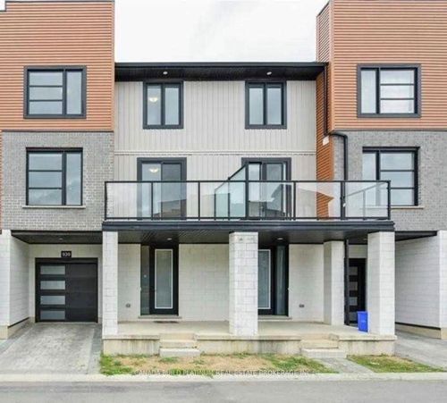 938 W Village Sq, London, ON, N6H0J7 | Card Image