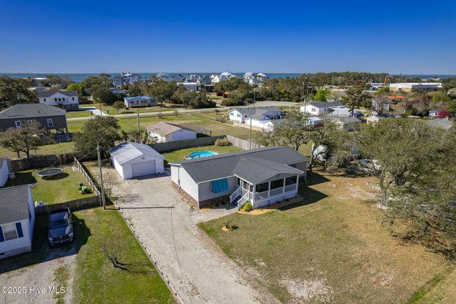 302 Bayview Dr, House other with 3 bedrooms, 2 bathrooms and 1 parking in Harkers Island NC | Image 35