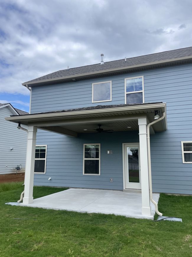 Covered back patio | Image 21
