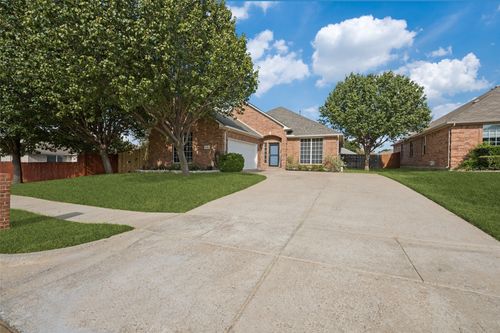 608 Mesa Ridge Court, Arlington, TX, 76002 | Card Image