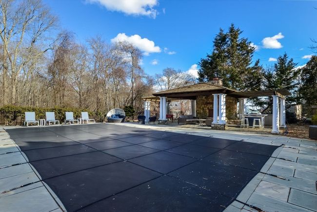 3 E High St, House other with 4 bedrooms, 5 bathrooms and 6 parking in Dartmouth MA | Image 35