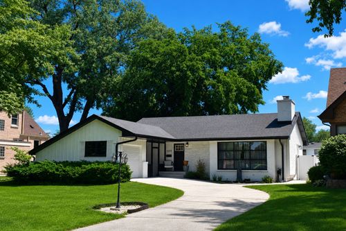 9525 Parkside Ave, Oak Lawn, IL, 60453-2837 | Card Image