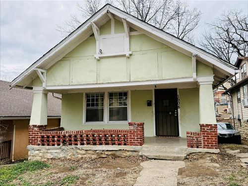 1508 E 49th Ter, Kansas City, MO, 64110-2304 | Card Image