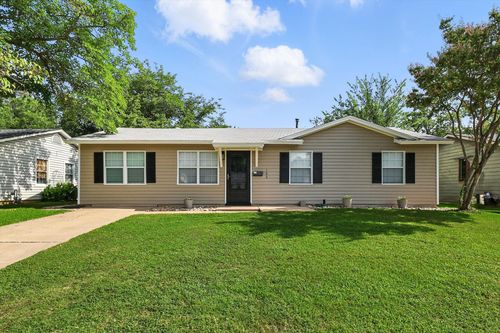 106 Tarrant Dr, Euless, TX, 76039-3335 | Card Image