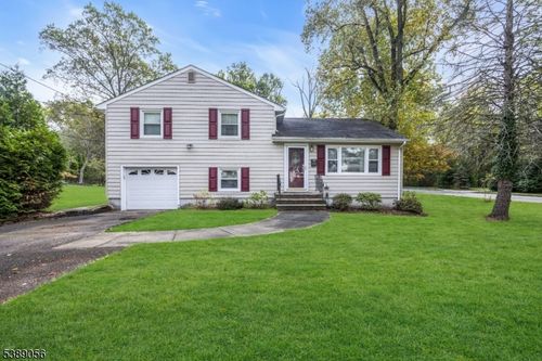 100 Sycamore Ave, Livingston, NJ, 07039-4724 | Card Image