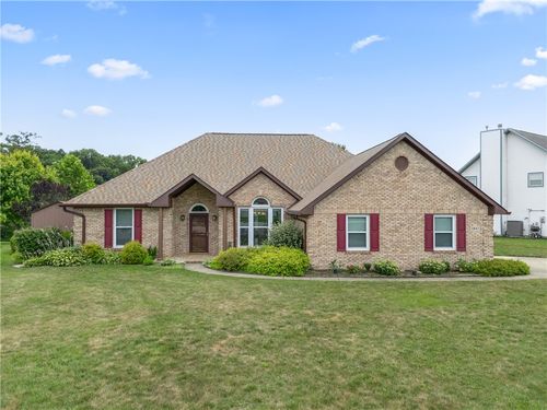 7847 Kings Ridge Cir, Fairborn, OH, 45324-1864 | Card Image