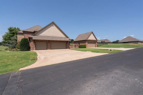 6500 Valley View Rd, Edmond, OK, 73034-8563 | Card Image