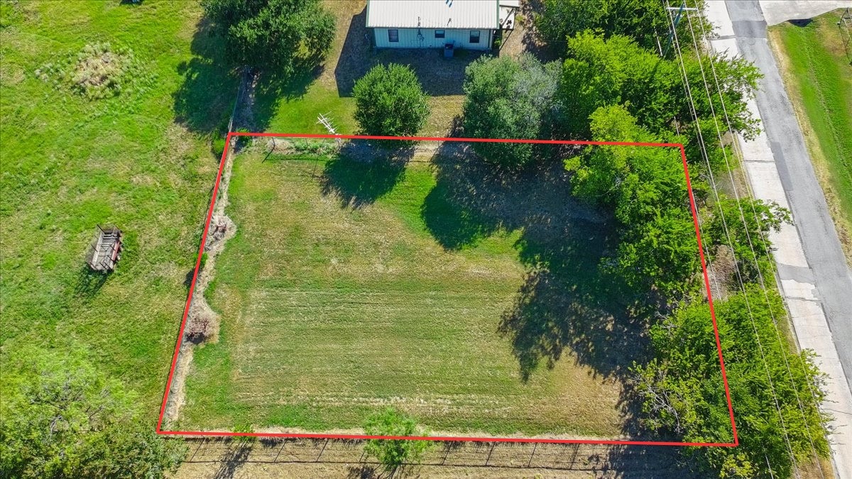 Land in Corsicana 2