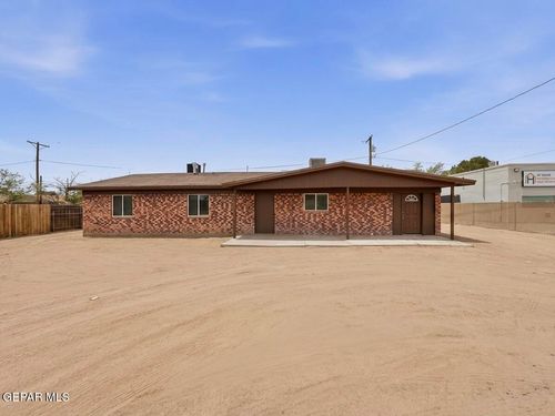 565 Gallagher St, El Paso, TX, 79915-3104 | Card Image