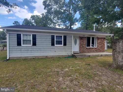 302 Lakeview Blvd, BROWNS MILLS, NJ, 08015-1801 | Card Image