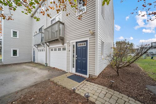 58 Profile Cir, Nashua, NH, 03063-1750 | Card Image