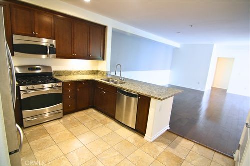 apt-508-629 Traction Ave, Los Angeles, CA, 90013-2508 | Card Image