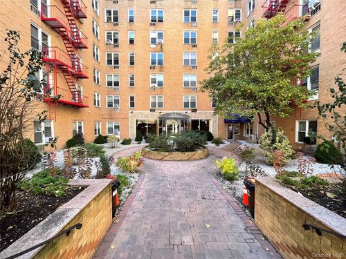 apt-b21-42-42 Colden St, Flushing, NY, 11355-4815 | Card Image