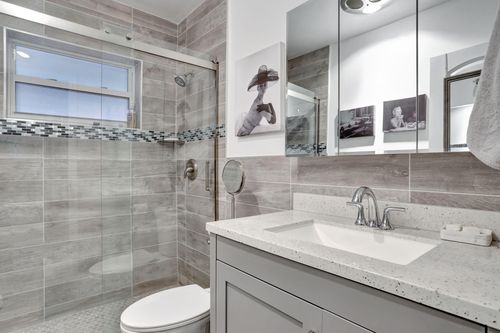 apt-210e-2131 Ne 42nd Ct, Lighthouse Point, FL, 33064-9031 | Card Image