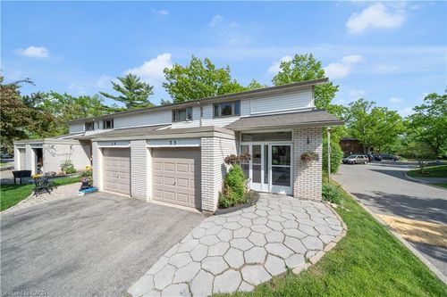 35-1270 Gainsborough Dr, Oakville, ON, L6H2L2 | Card Image
