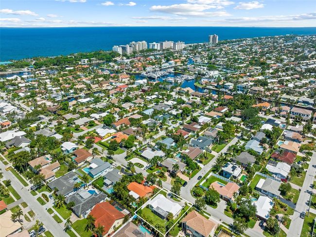 2721 Ne 45 Th St, House other with 2 bedrooms, 2 bathrooms and null parking in Lighthouse Point FL | Image 33