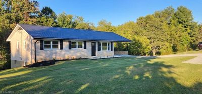 2854 Double Cabin Road, House other with 4 bedrooms, 2 bathrooms and null parking in Hillsville VA | Image 1