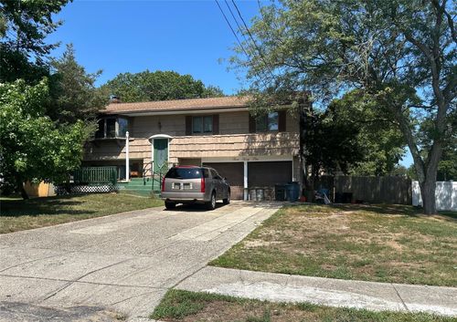 335 Babylon St, Islip Terrace, NY, 11752-1110 | Card Image