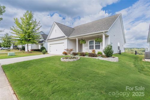 121 Jana Dr, Statesville, NC, 28677-9811 | Card Image