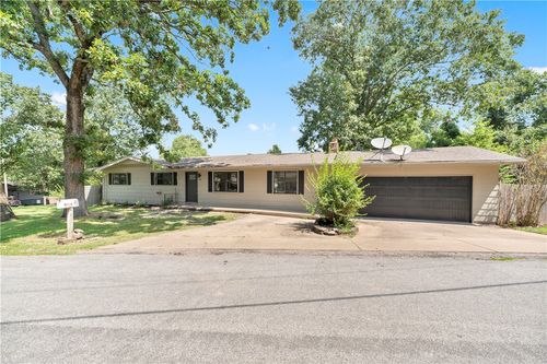 4 Enfield Dr, Bella Vista, AR, 72715-5044 | Card Image