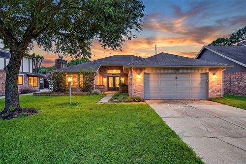 758 Rolling Mill Dr, Sugar Land, TX, 77498-3076 | Card Image