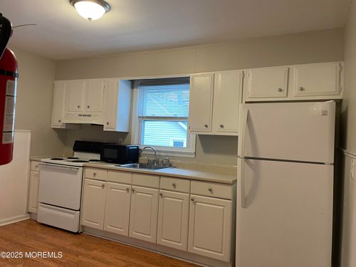 2-159 Port Monmouth Rd, Keansburg, NJ, 07734-1951 | Card Image