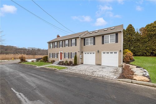 125 Montauk Rd, Narragansett, RI, 02882-2321 | Card Image