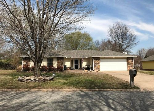 1423 Orchard Dr, Grove, OK, 74344-3801 | Card Image