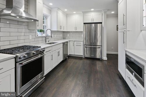 10 Boulder Brook Dr, Wilmington, DE, 19803-4015 | Card Image