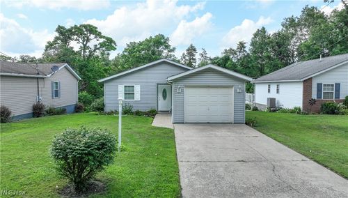 215 Railroad St, Barnesville, OH, 43713-1499 | Card Image