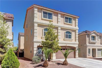 6074 Gordon Creek Avenue, House other with 5 bedrooms, 2 bathrooms and null parking in Las Vegas NV | Image 2