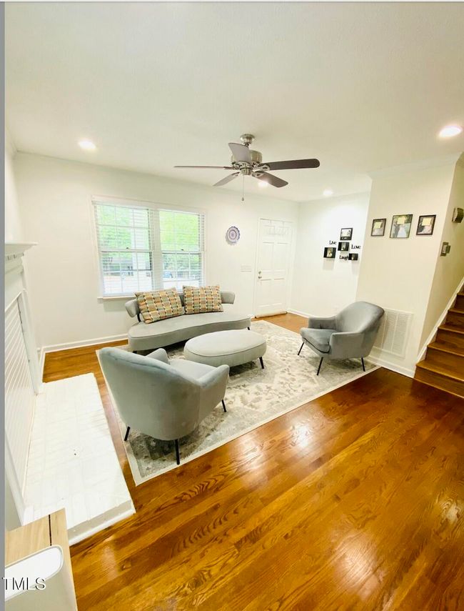 Living Room | Image 7
