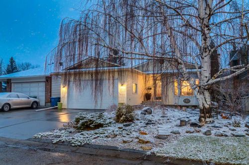 8 Deerwood Road Se, Calgary, AB, T2J6E1 | Card Image