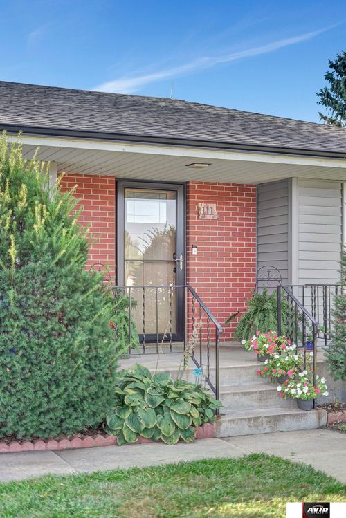 111 E 3rd St, Valparaiso, NE, 68065-5492 | Card Image