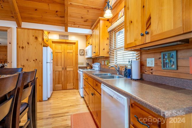 3184 Loafers Rest Rd, House other with 3 bedrooms, 2 bathrooms and null parking in Austinville VA | Image 6