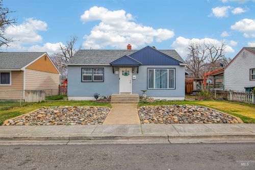835 12th St, Clarkston, WA, 99403-2212 | Card Image