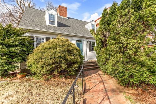 611 Franklin St, Melrose, MA, 02176-1716 | Card Image