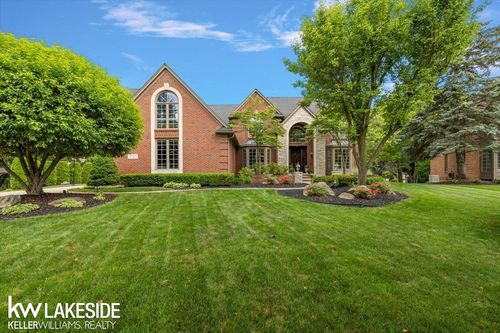 1387 Pebble Ridge Drive, Rochester, MI, 48307 | Card Image