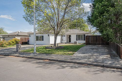 8022 Brie Ter, White City, OR, 97503-1342 | Card Image