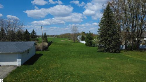 205 Court St N, Standish, MI, 48658-9417 | Card Image