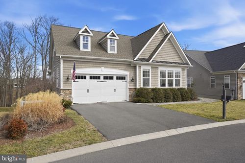 105 Turnstone Ln, LAKE FREDERICK, VA, 22630-2081 | Card Image