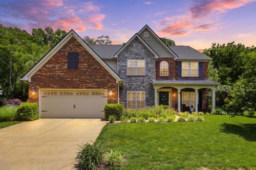 121 Gleneagles Way, Versailles, KY, 40383-1941 | Card Image