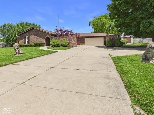 186 E Gay Dr, Alexandria, IN, 46001-8647 | Card Image