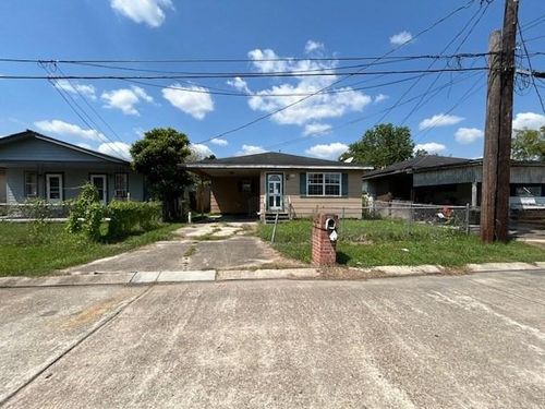 211 Prince Collins St, Houma, LA, 70364-3057 | Card Image