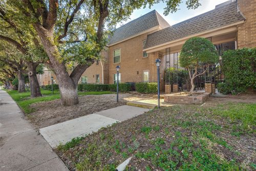 209-4430 Harlanwood Dr, Fort Worth, TX, 76109-1906 | Card Image