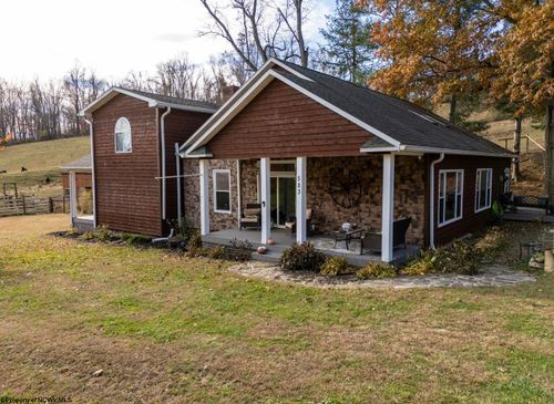583 Mill St, West Milford, WV, 26451-1804 | Card Image