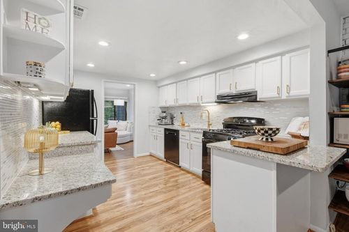 11570 Woodhollow Ct, RESTON, VA, 20191-4417 | Card Image