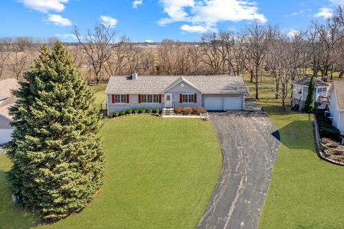 7302 Hickory Grv, Wonder Lake, IL, 60097-8438 | Card Image